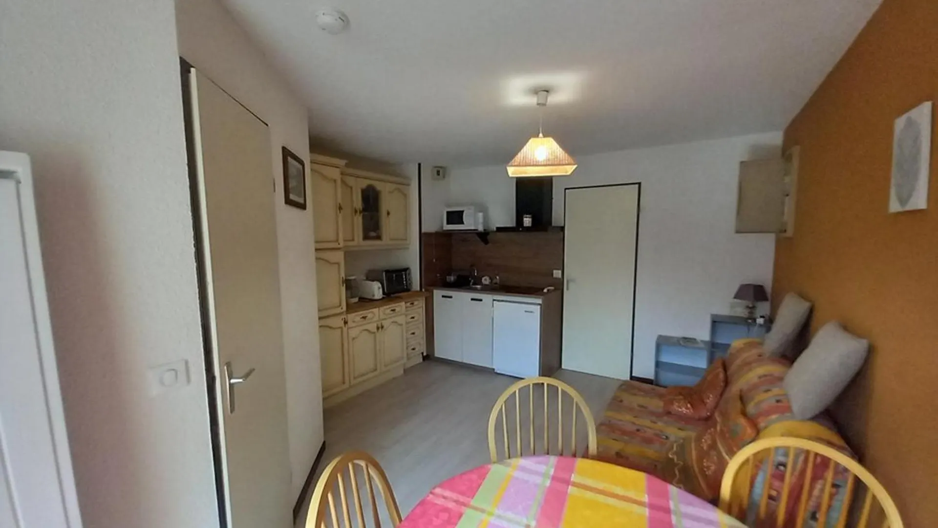 Charmant T2 Proche Pistes Avec Parking Et Balcon - Fr-1-787-79 Laveissiere 0*,  France