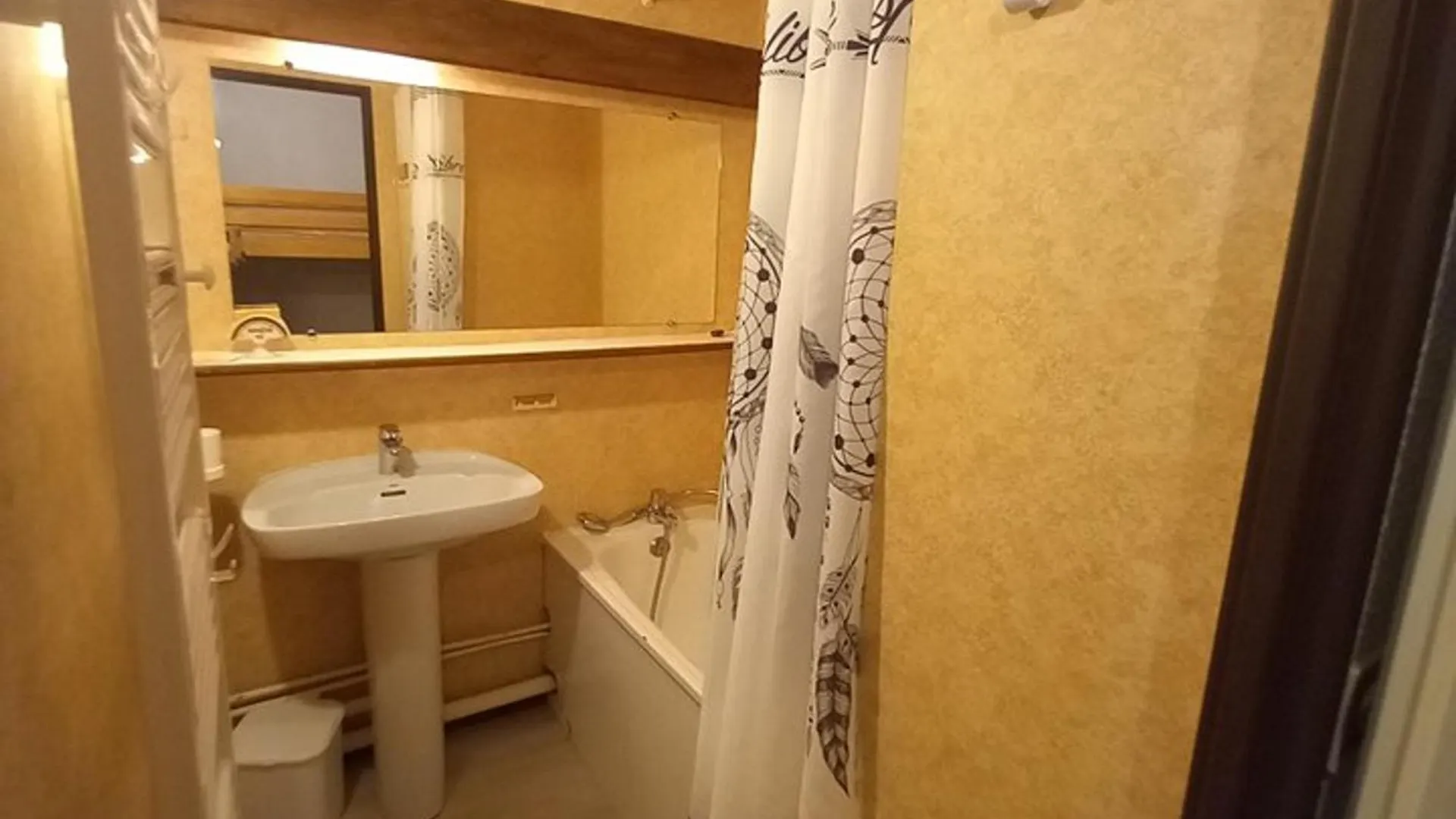 Apartment Charmant T2 Proche Pistes Avec Parking Et Balcon - Fr-1-787-79 Laveissiere