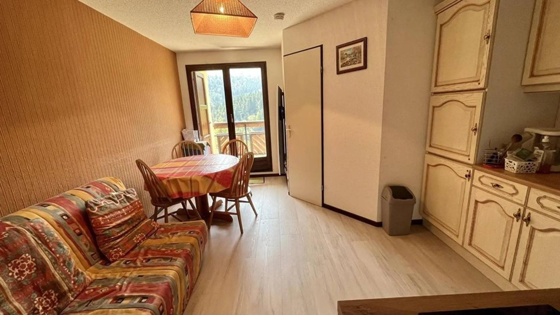 Charmant T2 Proche Pistes Avec Parking Et Balcon - Fr-1-787-79 contacts